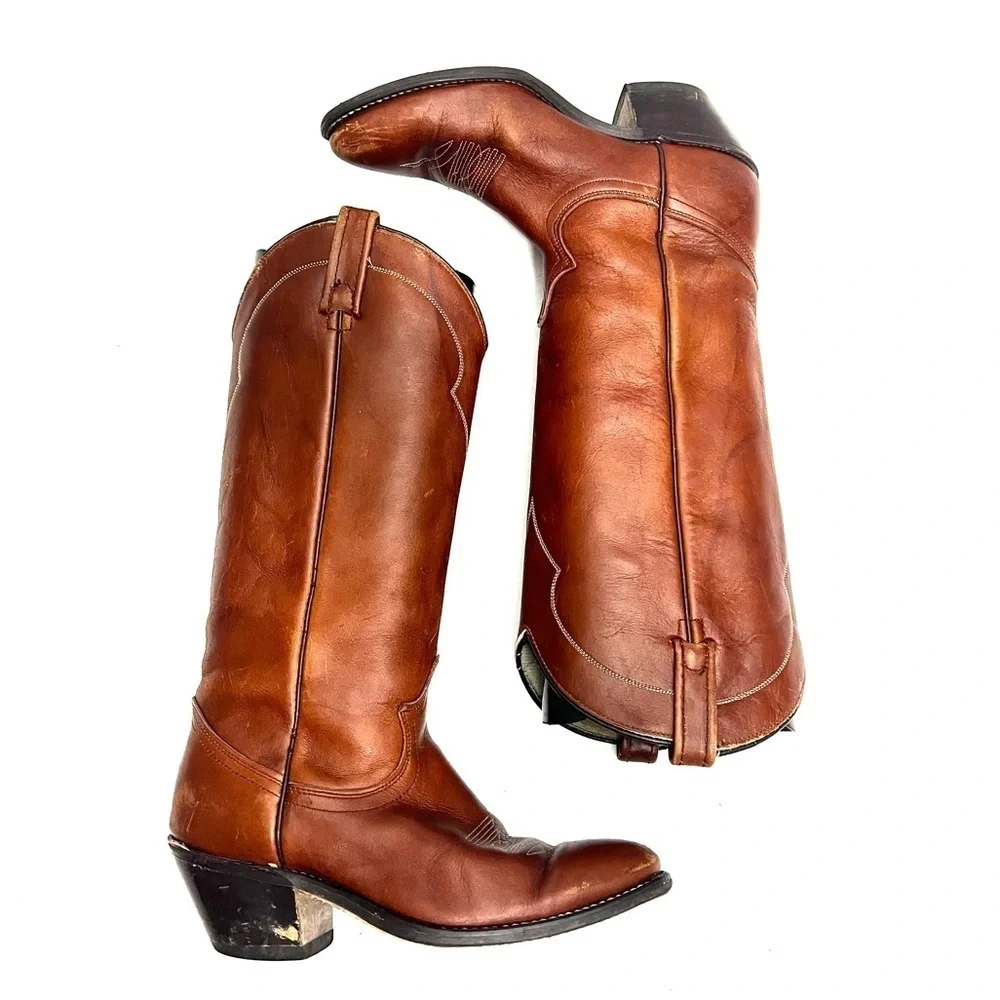 Vintage 1970s men’s brown leather pull on heeled cowboy boots